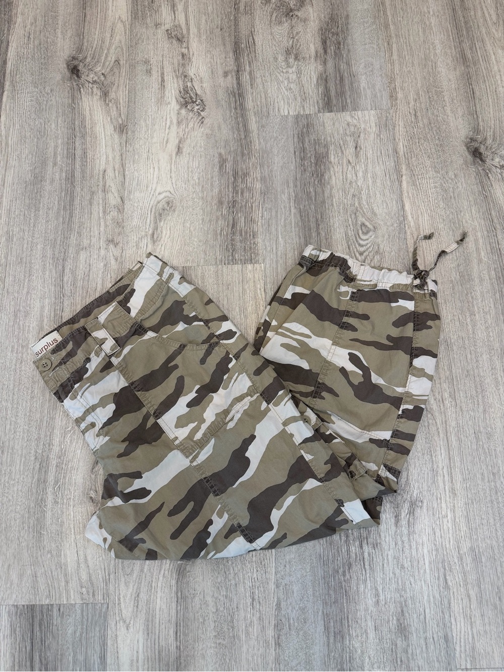 Gap Surplus Size 12 Camo Cargo Capri Pants Y2K Utility
